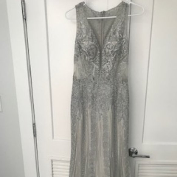 Prom/Formal Dress by Camille la Vie Size 8 in Grey & Silver - Picture 5 of 12